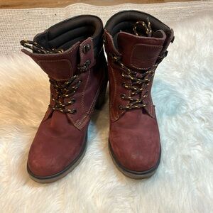 Levi’s women’s 8.5 chunky heal boots black burgundy